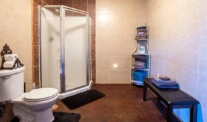 Full bathroom 2