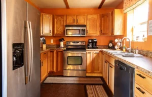 Full kitchen